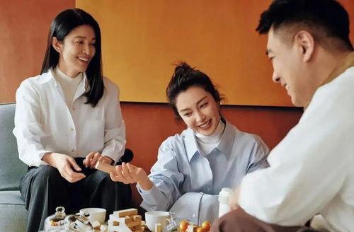 娱乐圈吃瓜爆料两女儿,揭秘两位女儿的星途历程